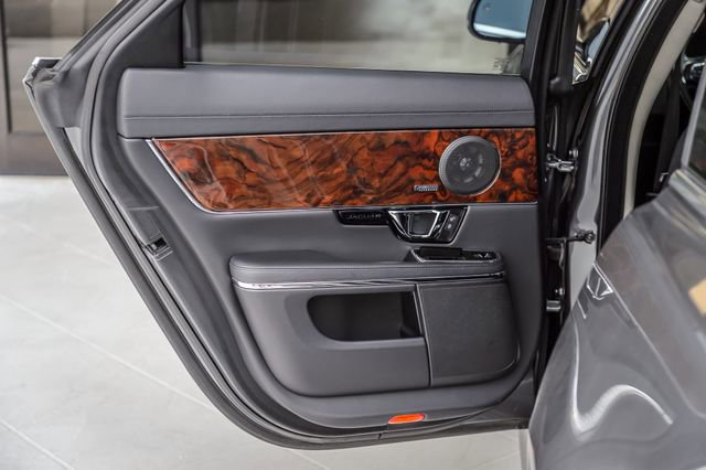 Used 2018 Jaguar XJ R-Sport RWD image 52