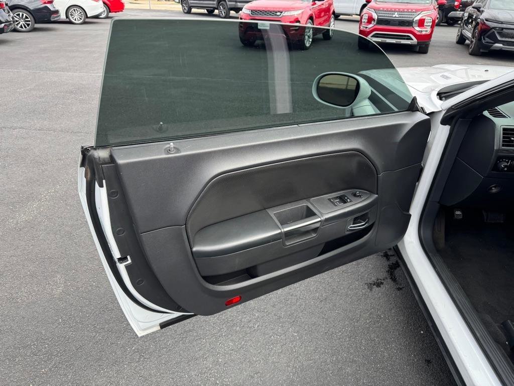 Used 2010 Dodge Challenger R/T RWD image 10