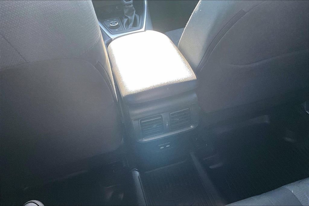 Used 2022 Toyota RAV4 XLE w/ Convenience Package image 33