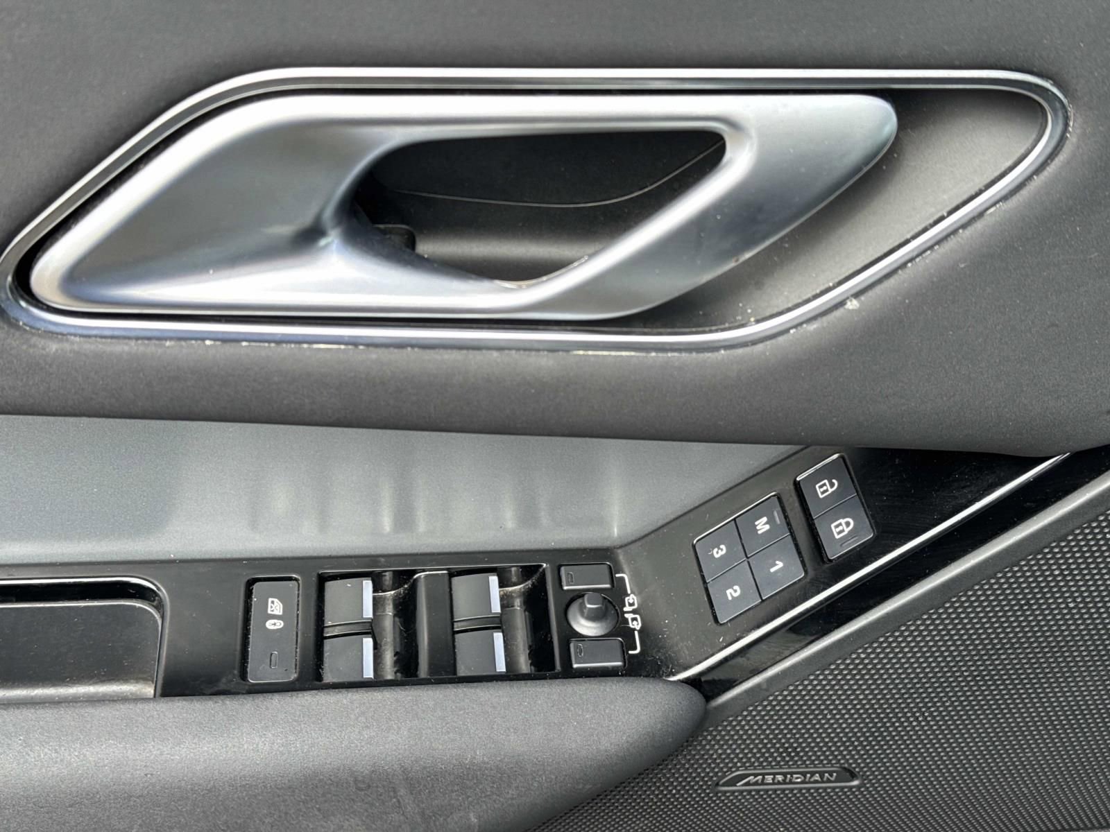 Used 2024 Land Rover Range Rover Velar S AWD/4WD image 20