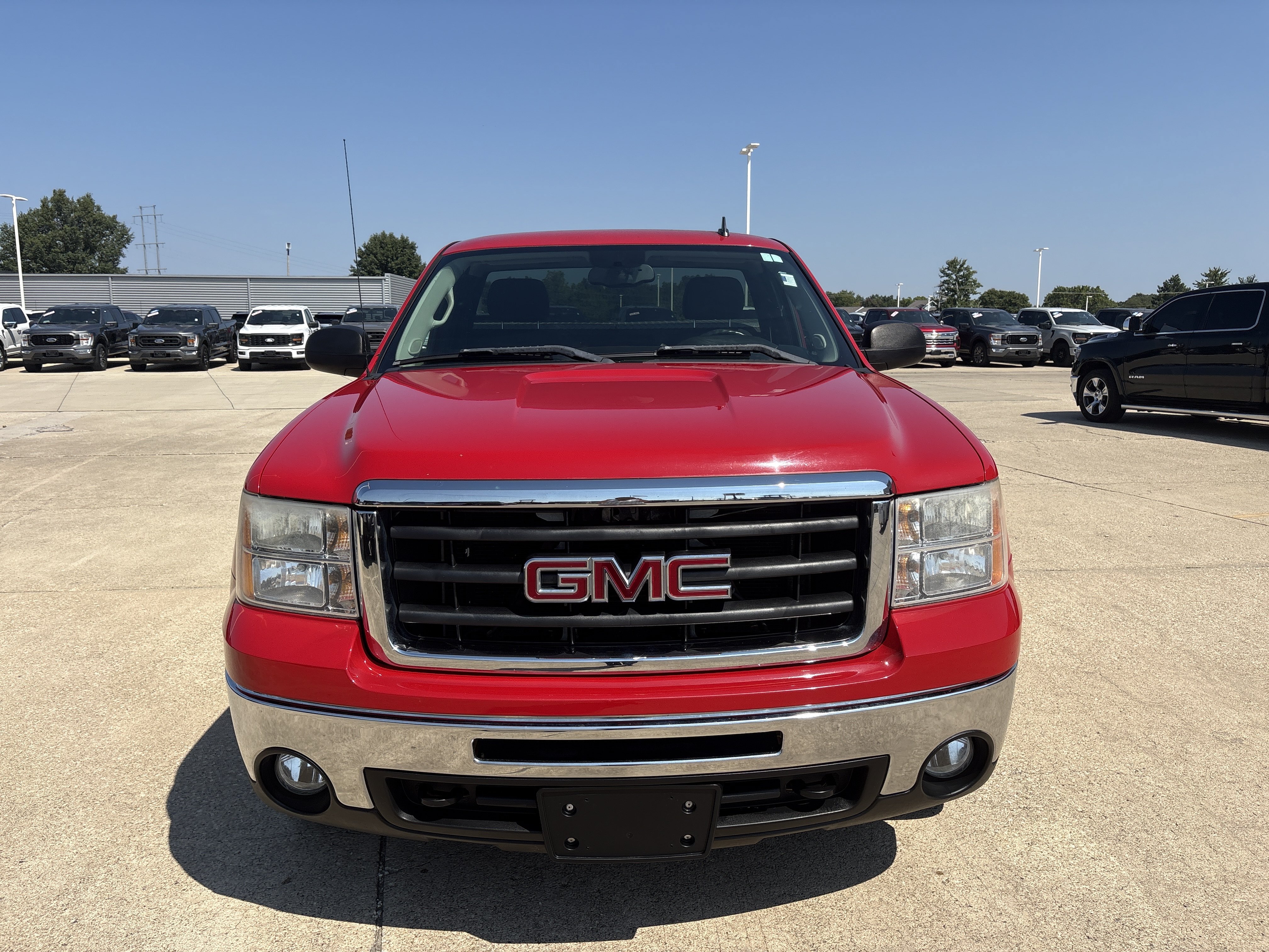 Used 2011 GMC Sierra 1500 SLE w/ SLE Preferred Package AWD/4WD image 2