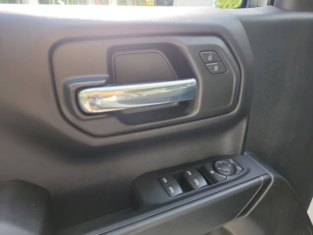 Certified 2025 Chevrolet Silverado 1500 Custom w/ Turbomax Blackout Package RWD image 23