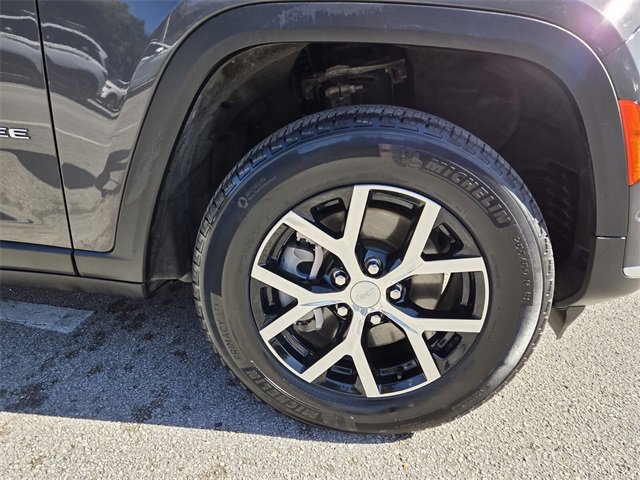 Used 2024 Jeep Grand Cherokee L Limited w/ Luxury Tech Group II image 28