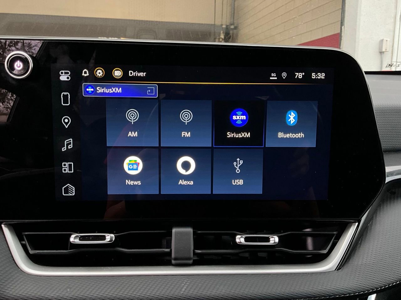 Used 2025 Chevrolet Equinox LT image 29