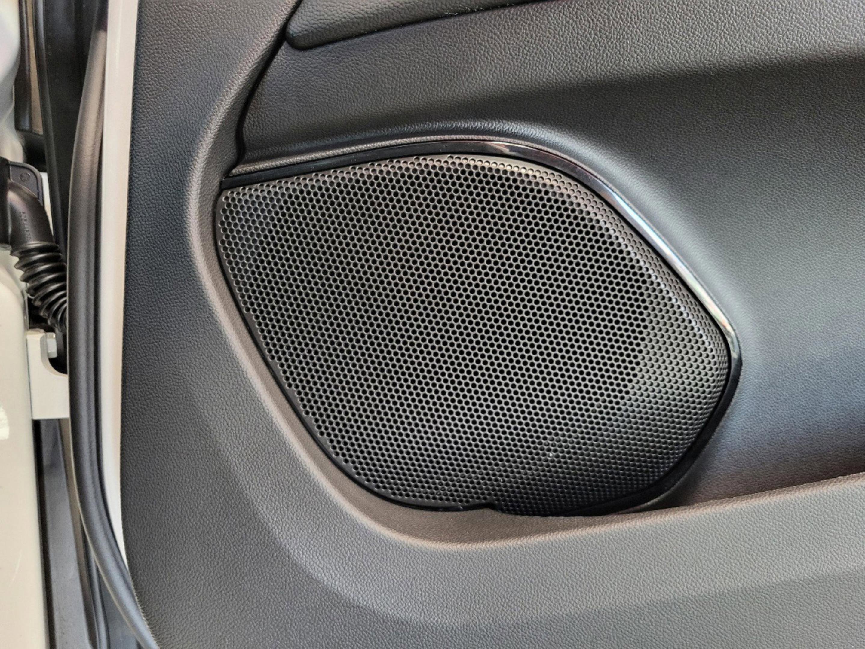 New 2025 Alfa Romeo Stelvio Sprint image 18