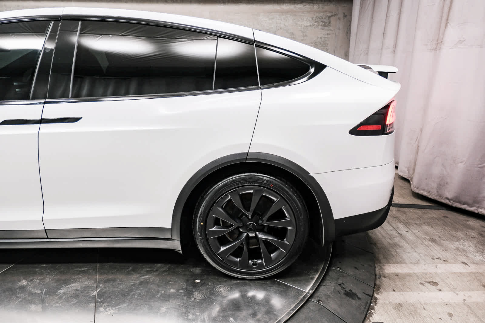 Used 2023 Tesla Model X AWD/4WD image 9