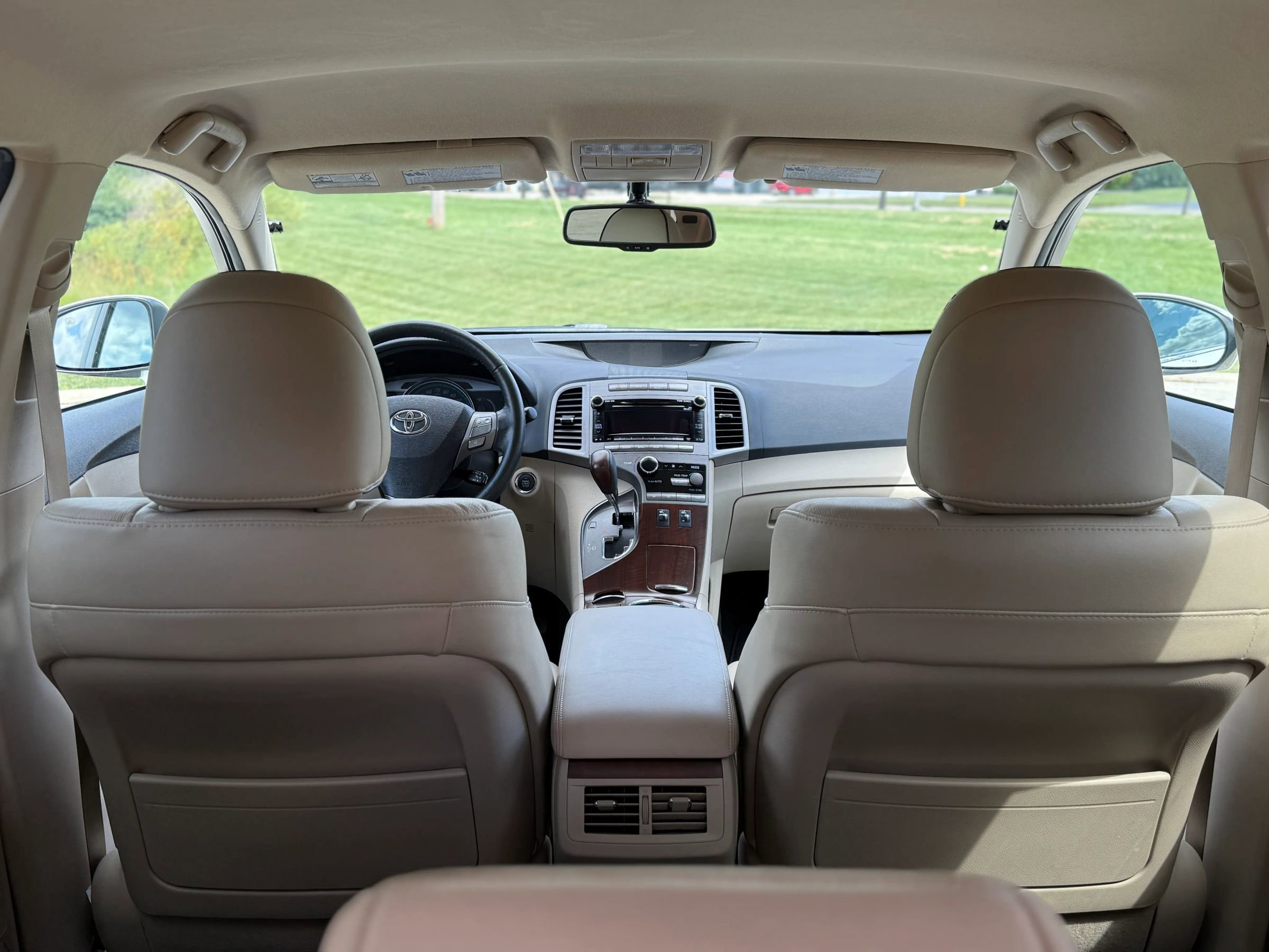 Used 2011 Toyota Venza AWD w/ Comfort Pkg image 13