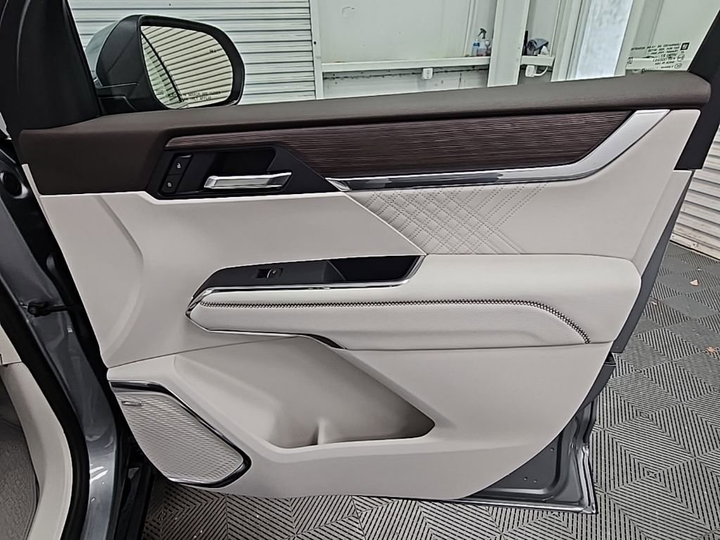 New 2026 GMC Acadia Denali w/ Super Cruise Package image 44