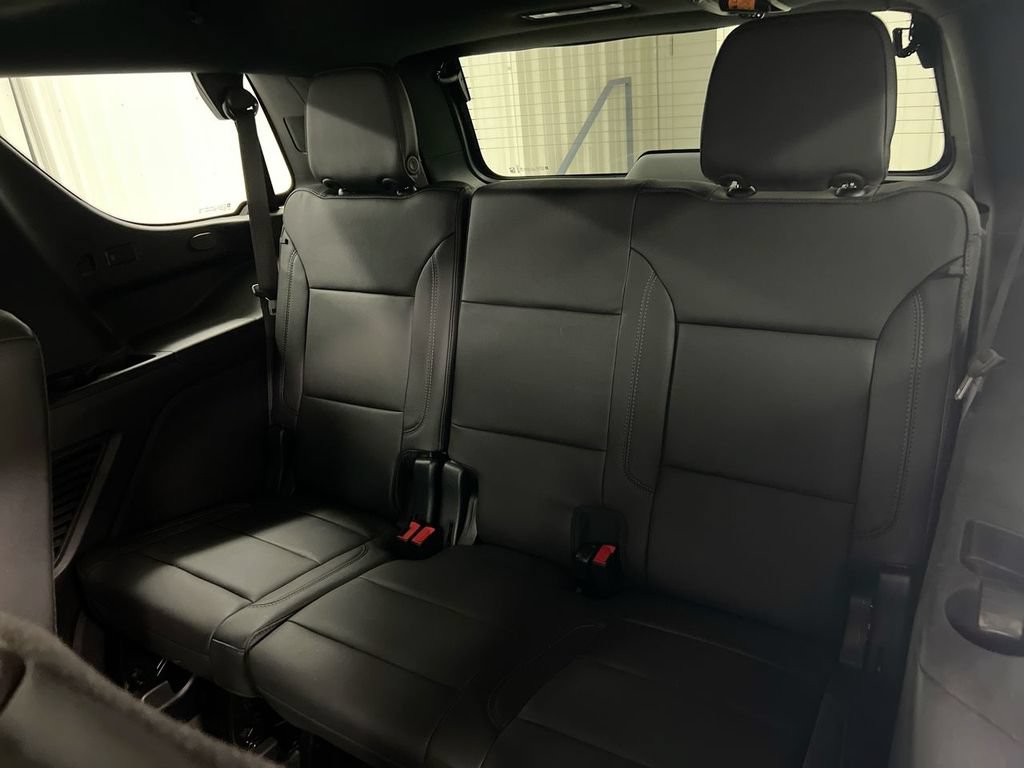 Used 2023 Chevrolet Tahoe Z71 w/ Luxury Package AWD/4WD image 25