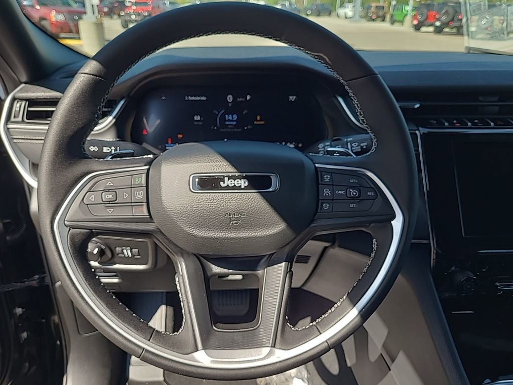 New 2025 Jeep Grand Cherokee L Altitude image 39