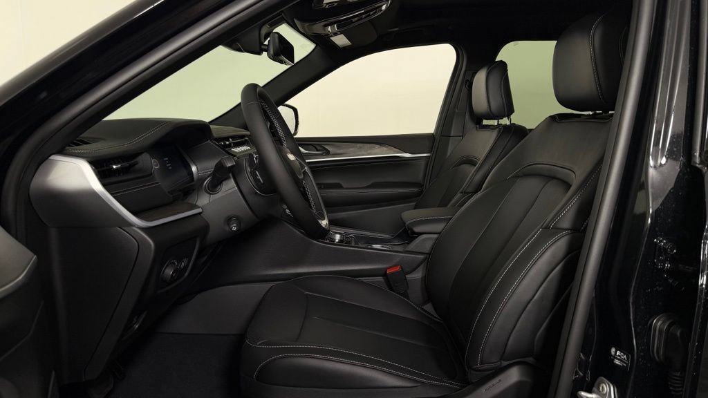 New 2026 Jeep Grand Cherokee Limited AWD/4WD image 14