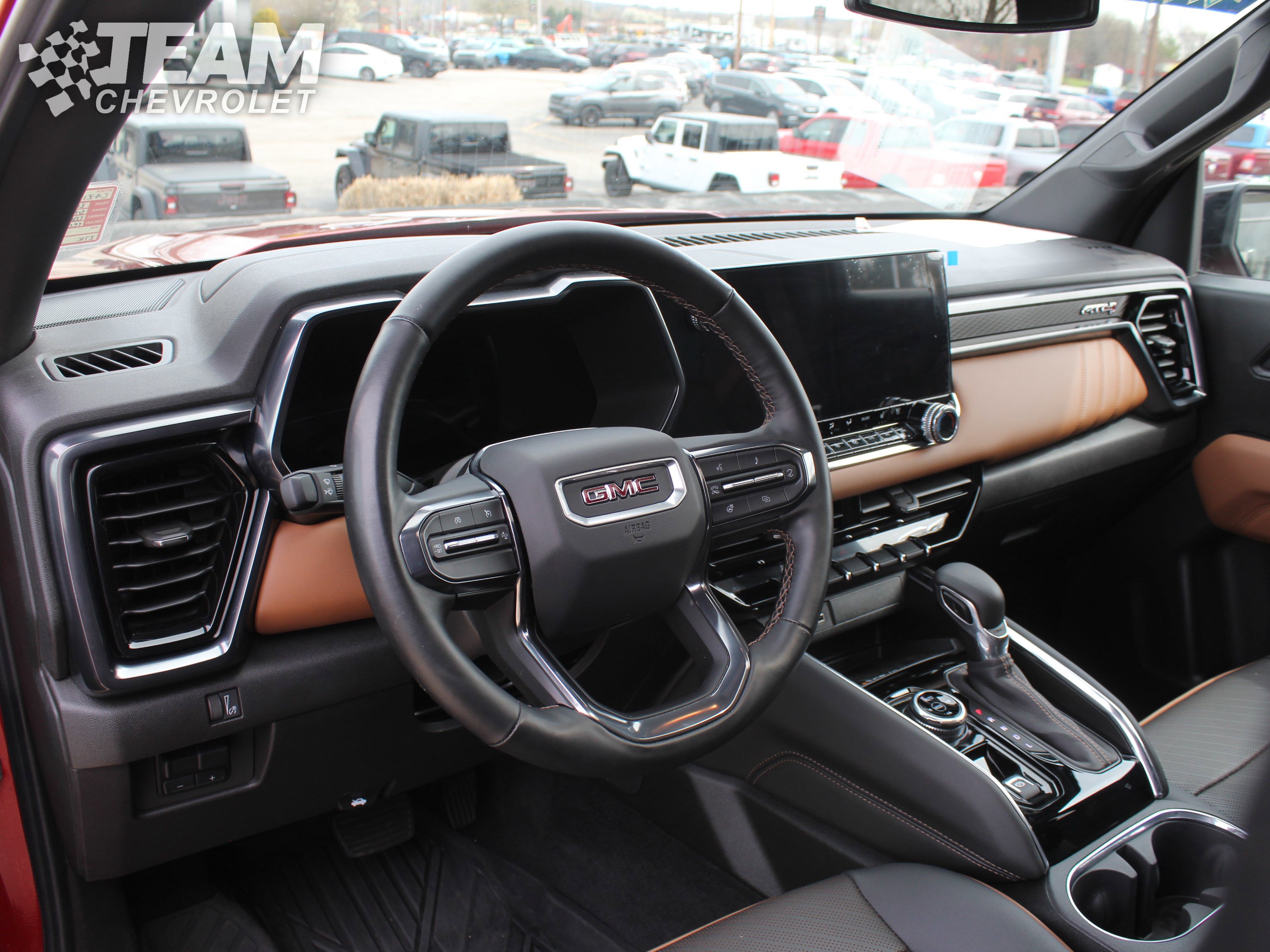 Used 2025 GMC Canyon AT4 w/ Technology Plus Package AWD/4WD image 13