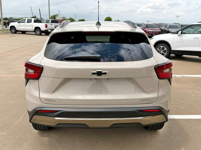 New 2026 Chevrolet Trax ACTIV w/ Driver Confidence Package FWD image 4