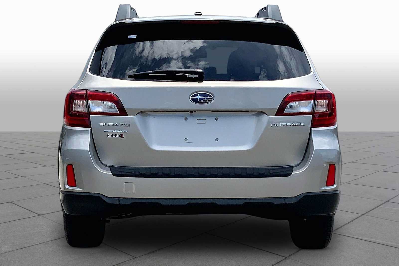 Used 2015 Subaru Outback 2.5i Limited AWD/4WD image 5