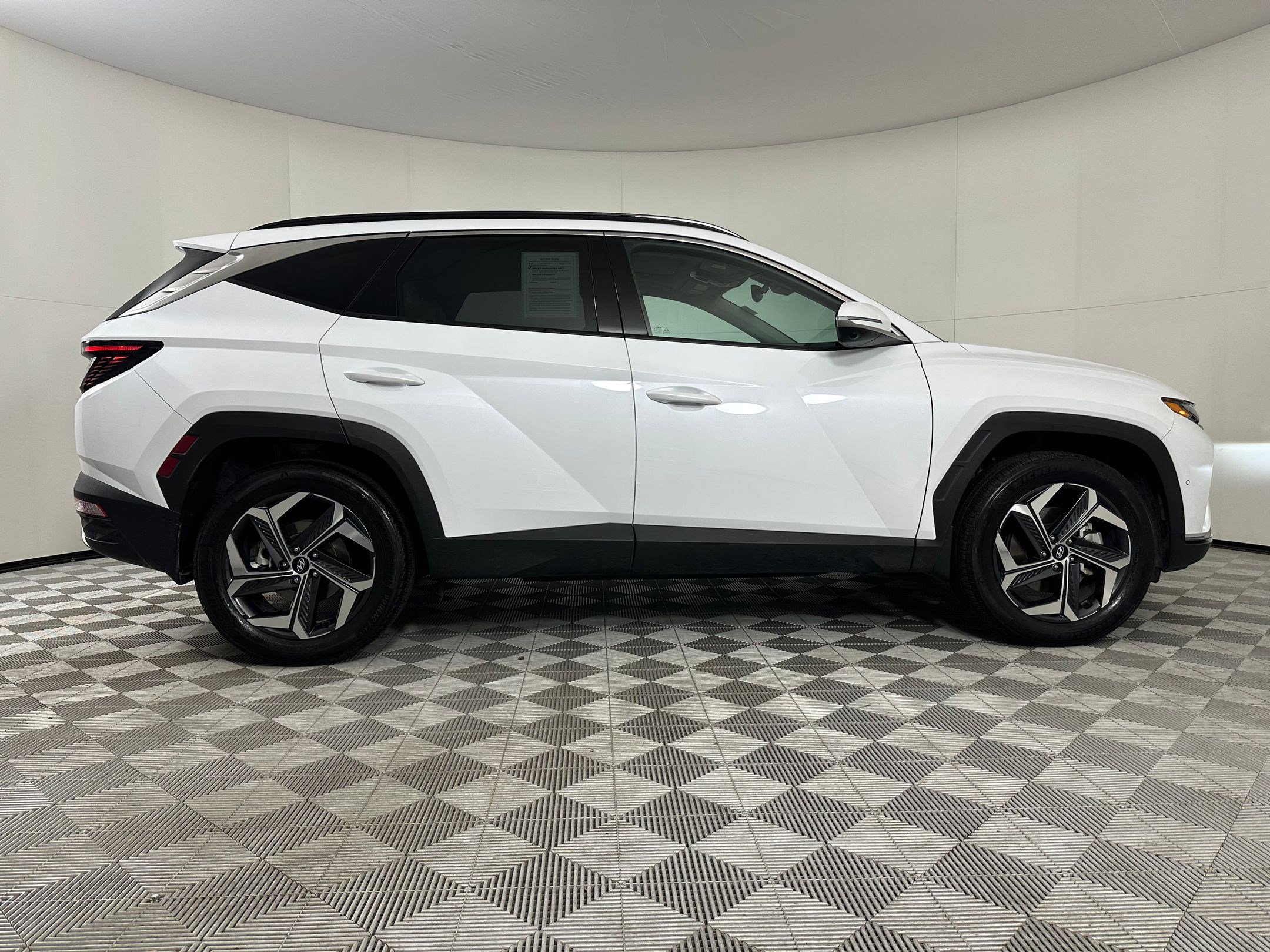 Used 2023 Hyundai Tucson Limited image 7