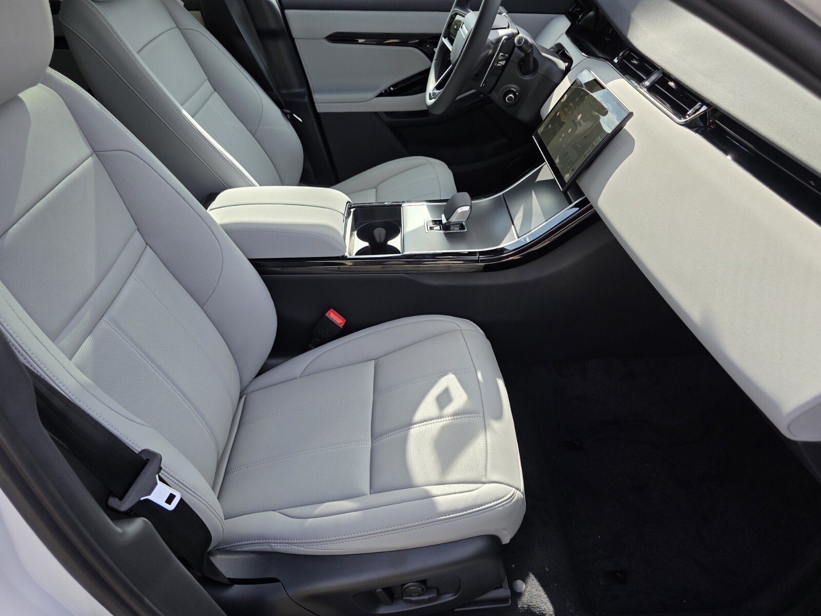 New 2026 Land Rover Range Rover Evoque S AWD/4WD image 3