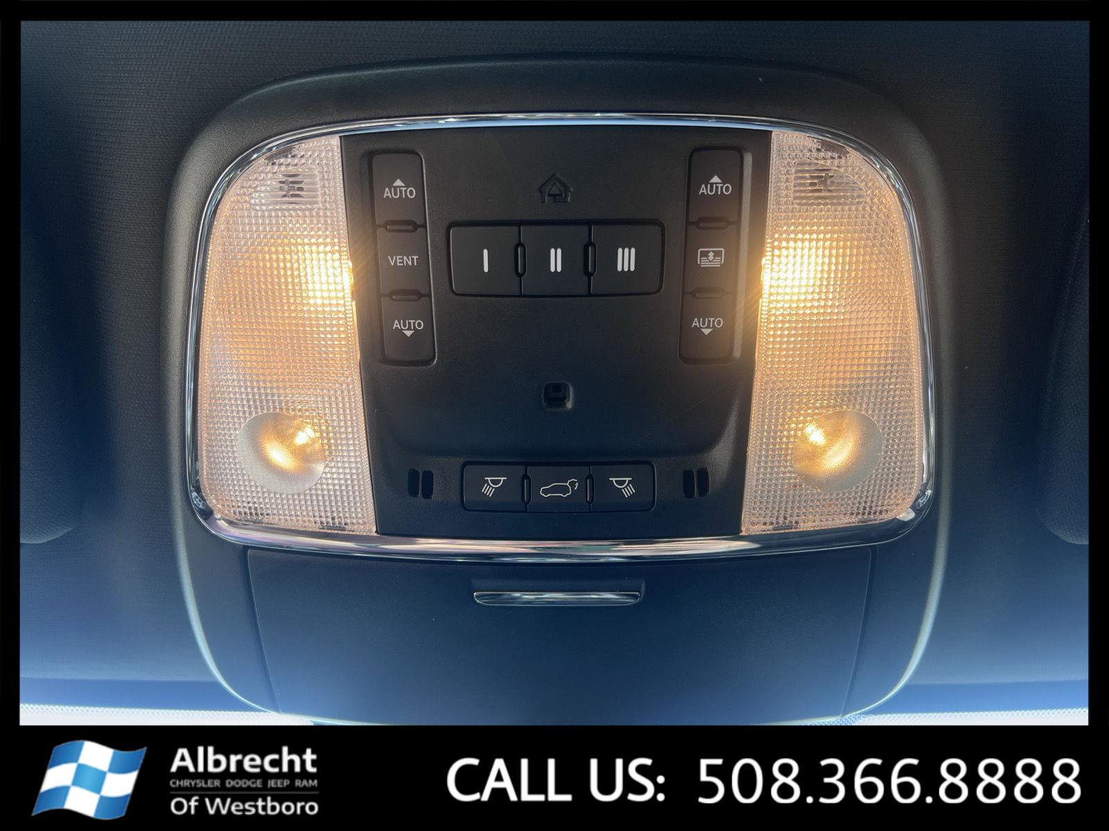 Used 2022 Jeep Grand Cherokee Limited w/ Trailer Tow Group IV image 29