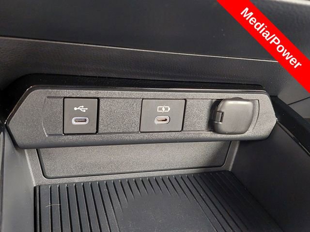 Used 2023 Toyota Prius XLE image 25