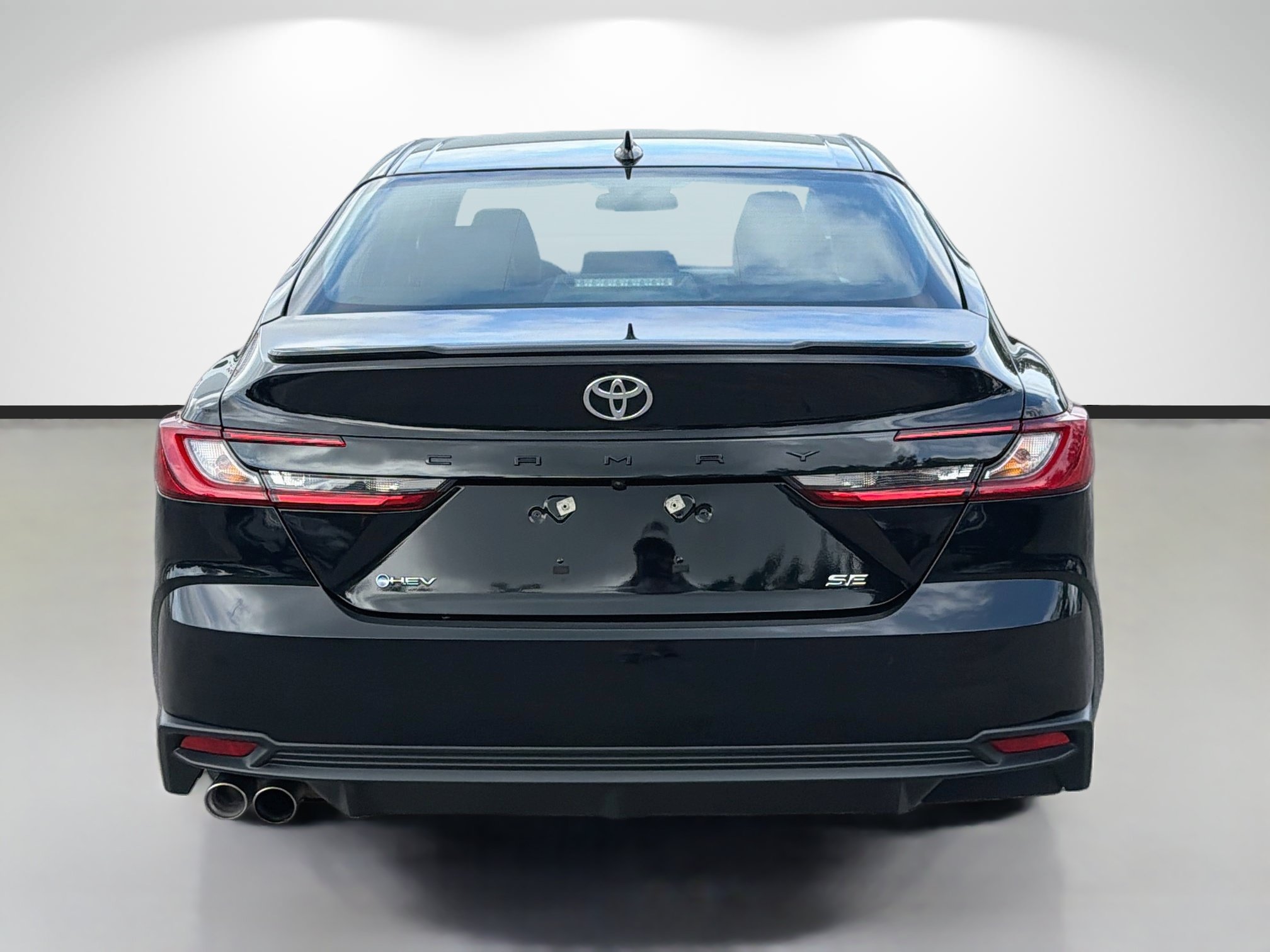 Used 2025 Toyota Camry SE FWD image 4