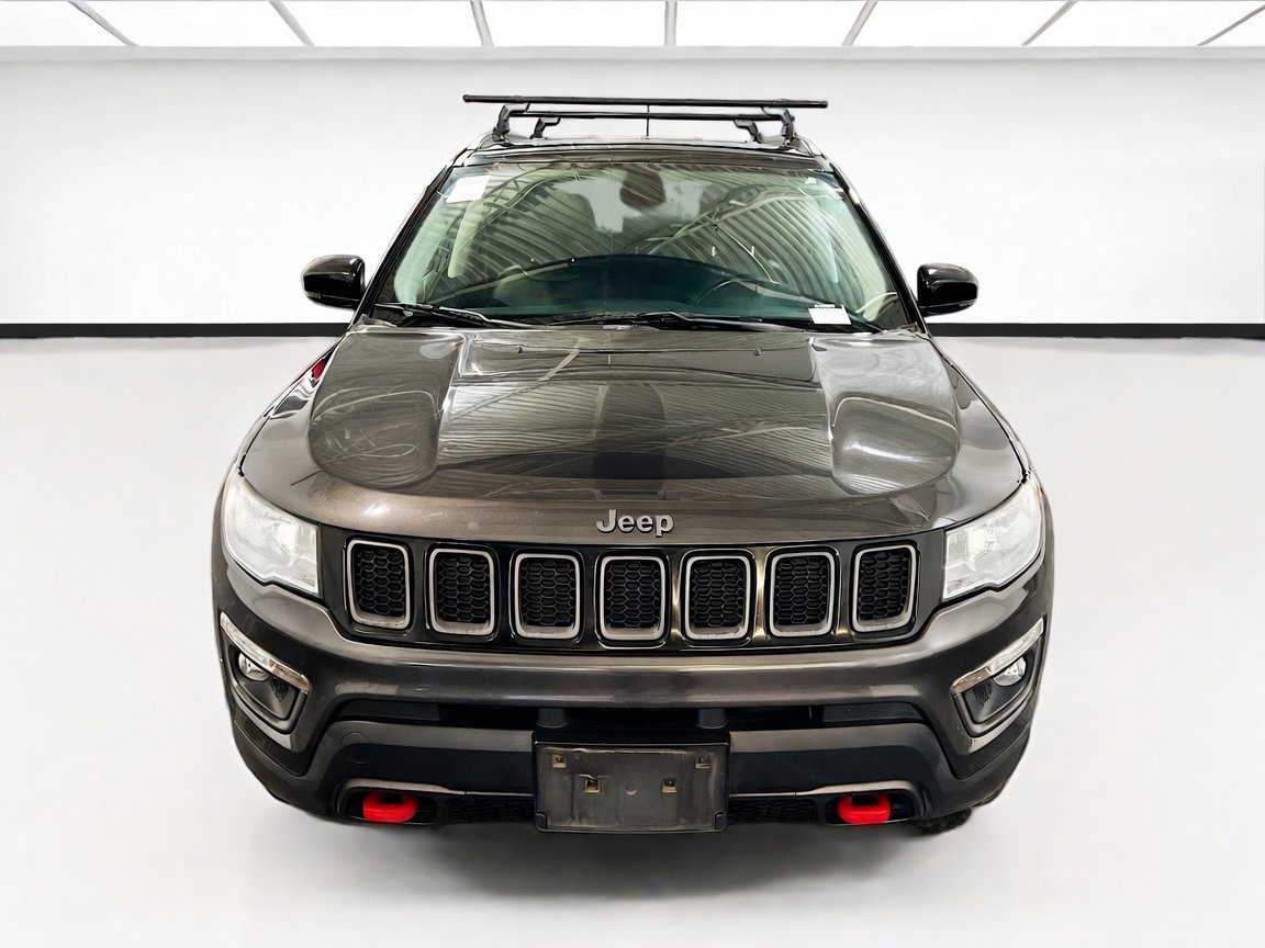 Used 2019 Jeep Compass Trailhawk AWD/4WD image 2
