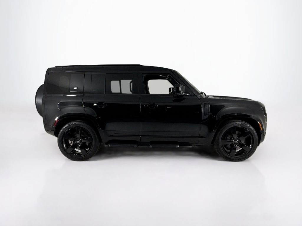 Used 2023 Land Rover Defender 110 X-Dynamic SE AWD/4WD image 6