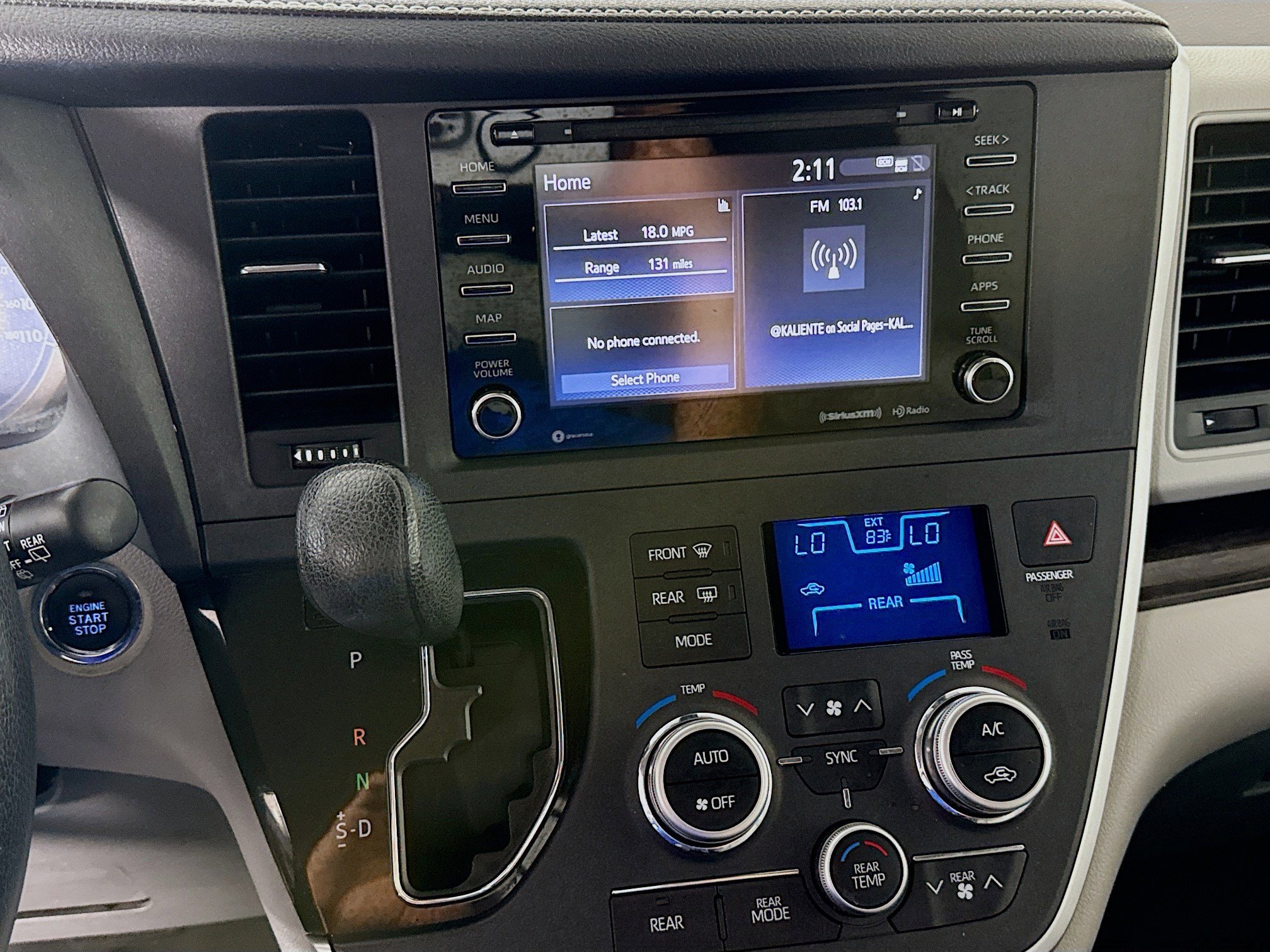 Used 2020 Toyota Sienna XLE FWD image 18