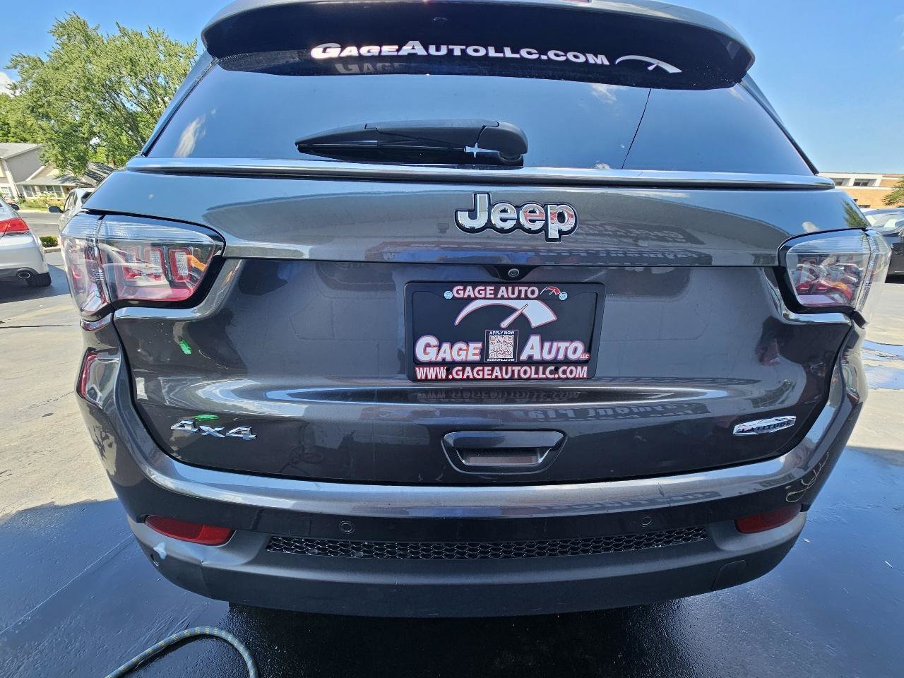 Used 2018 Jeep Compass Latitude w/ Popular Equipment Group AWD/4WD image 10