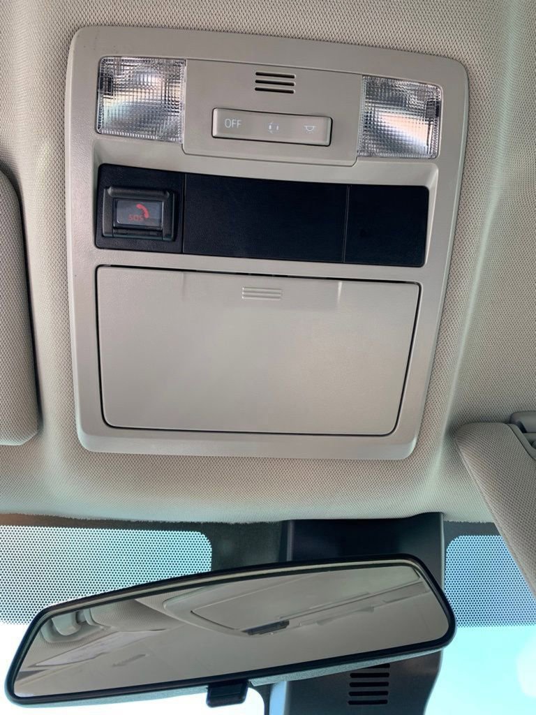 Used 2020 Toyota Tacoma Limited image 33