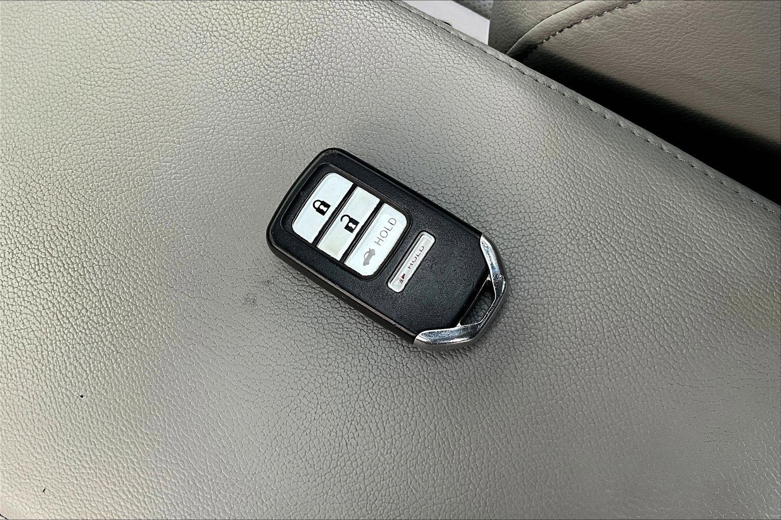 Used 2018 Honda Accord Touring image 34