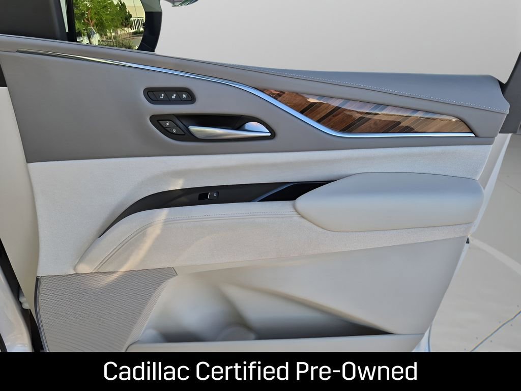 Certified 2023 Cadillac Escalade ESV Sport Platinum w/ LPO, ONYX Package AWD/4WD image 17