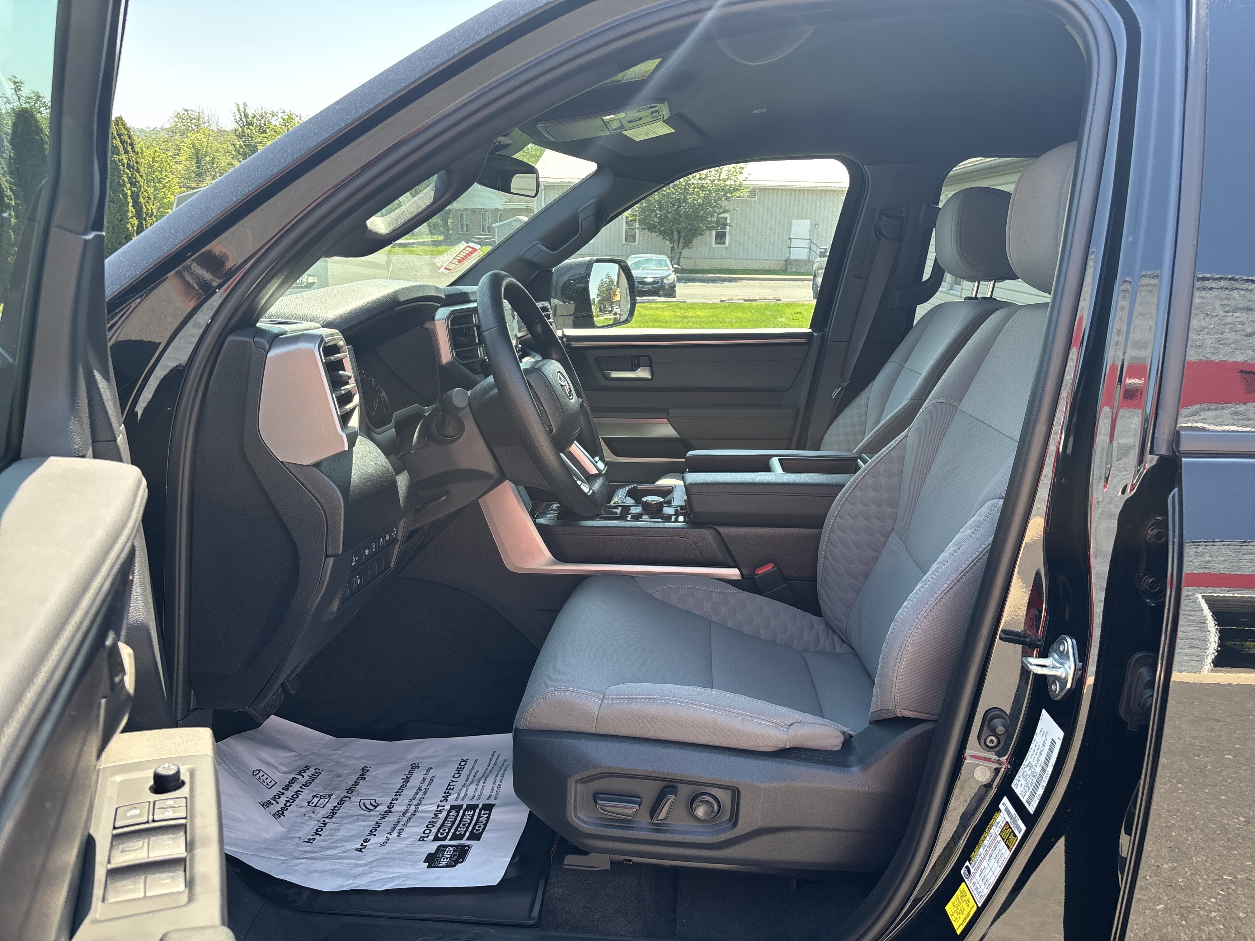 Used 2025 Toyota Tundra SR5 w/ SR5 Convenience Package AWD/4WD image 12
