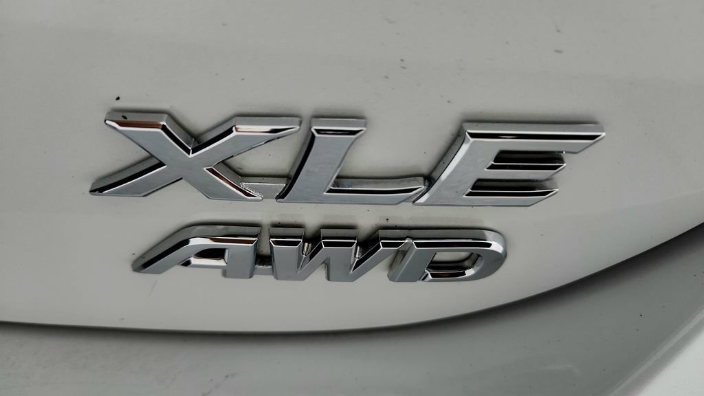 Used 2024 Toyota Camry XLE w/ Cold Weather Package AWD/4WD image 36