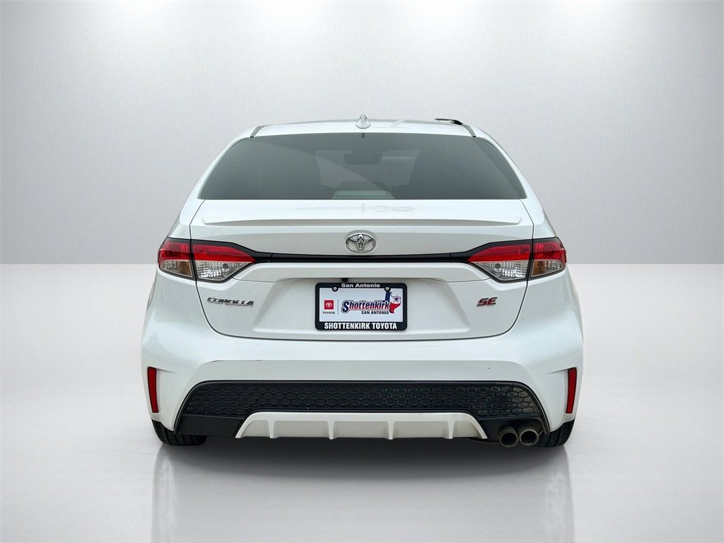 Used 2022 Toyota Corolla SE image 6