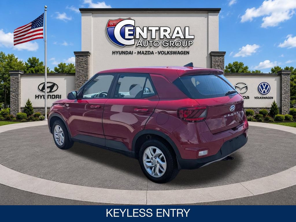 Certified 2021 Hyundai Venue SE FWD image 6