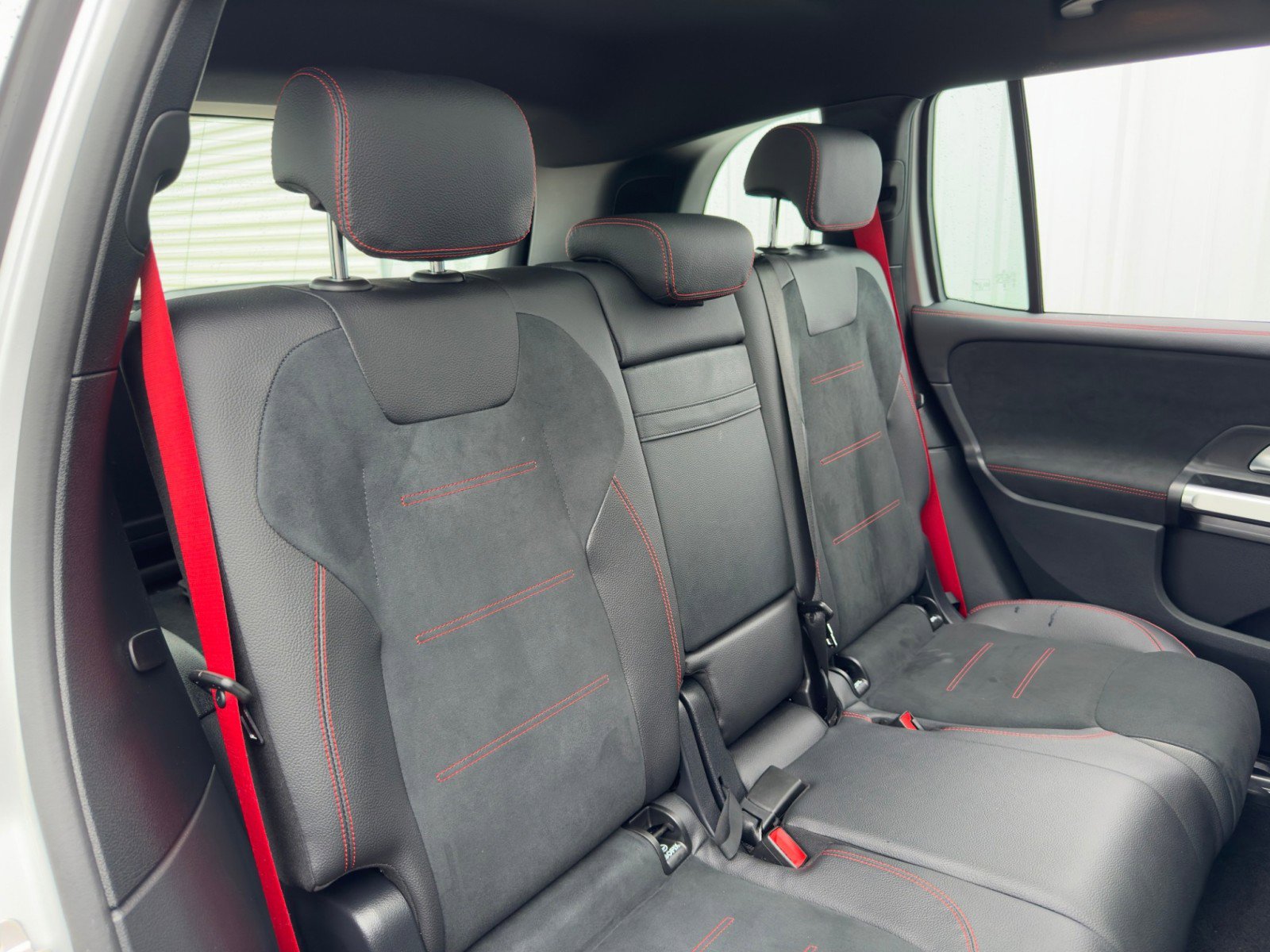 Used 2024 Mercedes-Benz GLB 35 AMG 4MATIC image 49