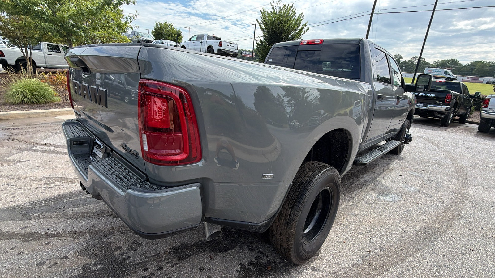 New 2026 RAM 3500 Big Horn AWD/4WD image 8