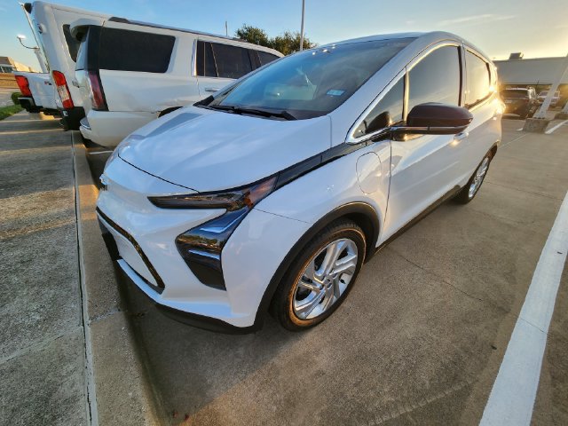 Used 2023 Chevrolet Bolt LT FWD image 3