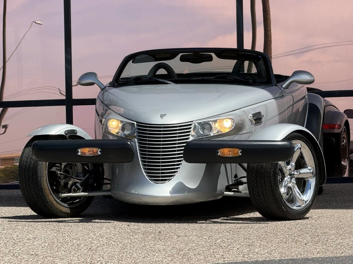 Used 2001 Plymouth Prowler RWD image 2