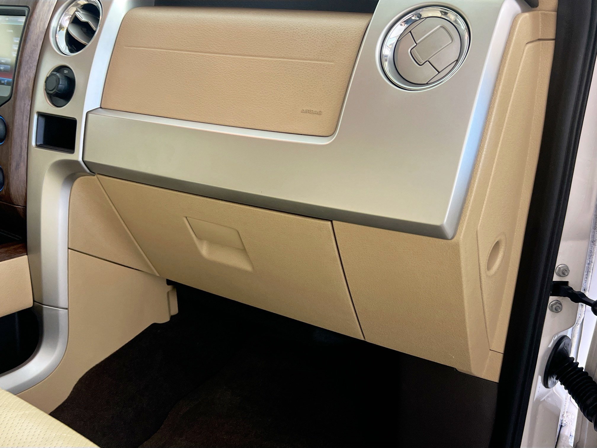 Used 2014 Ford F150 Lariat w/ Equipment Group 501A Mid RWD image 32