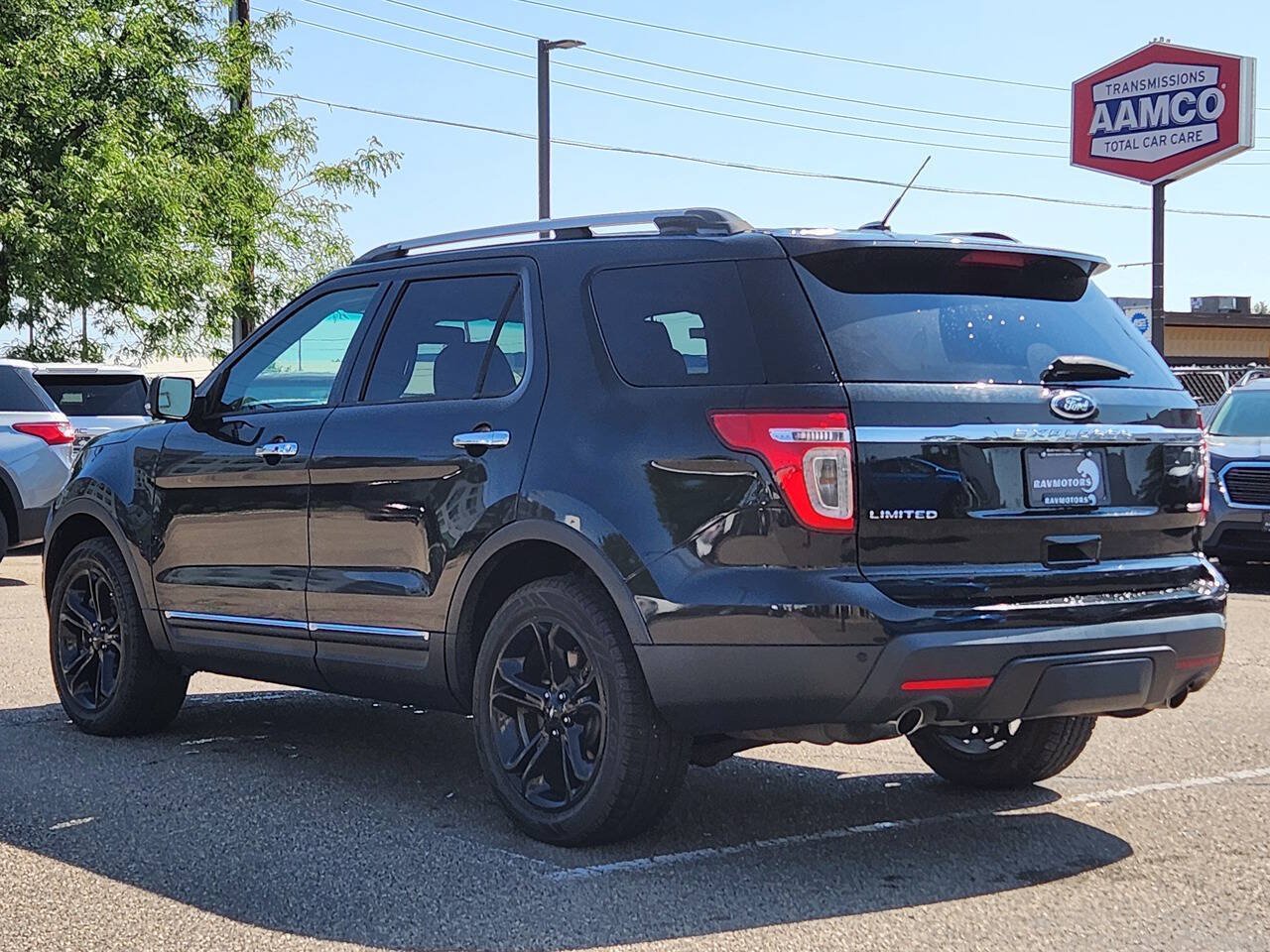 Used 2015 Ford Explorer Limited w/ Equipment Group 302A AWD/4WD image 8