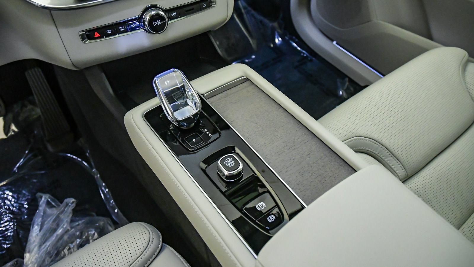 Certified 2026 Volvo XC90 B6 Ultra w/ Protection Package AWD/4WD image 21