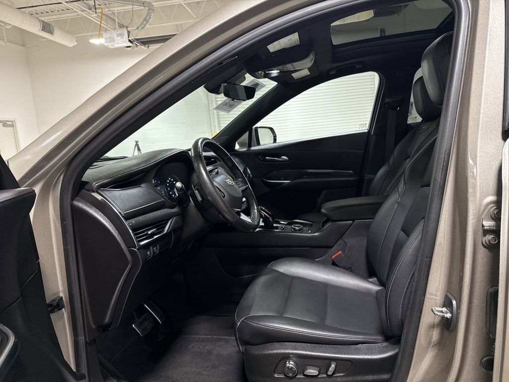 Used 2023 Cadillac XT4 Sport w/ Enhanced Visibility Package image 21