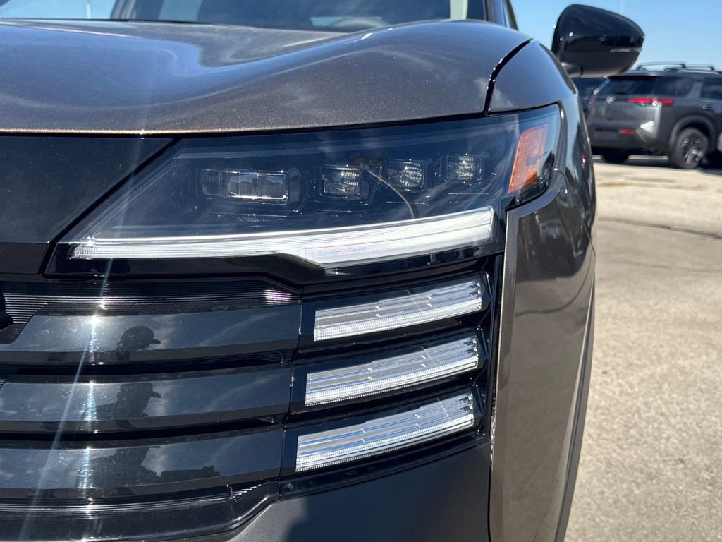 Used 2026 Nissan Kicks SR image 10