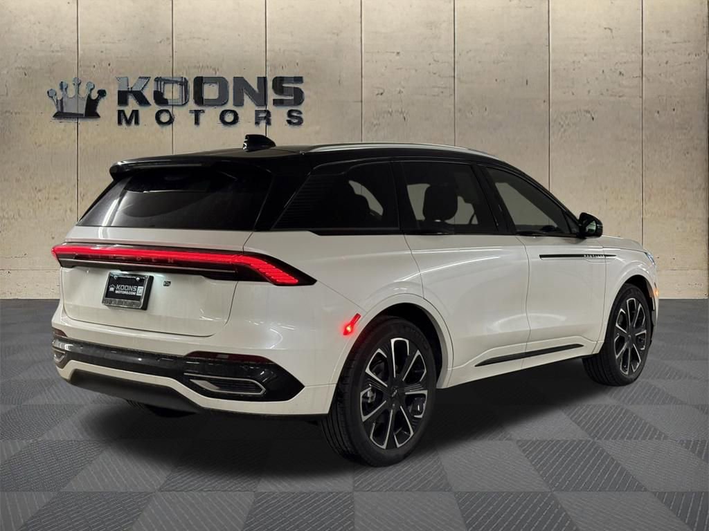 New 2026 Lincoln Nautilus Reserve image 4