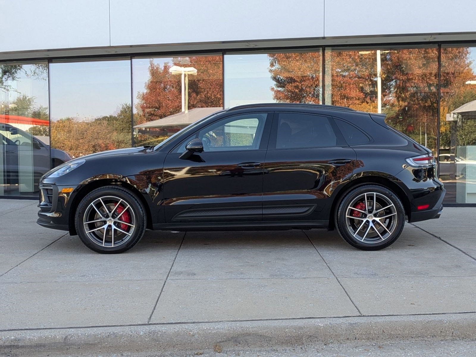 New 2026 Porsche Macan S image 2