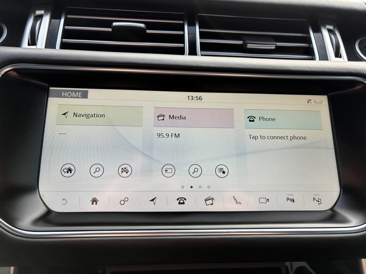 Used 2017 Land Rover Range Rover Supercharged image 29