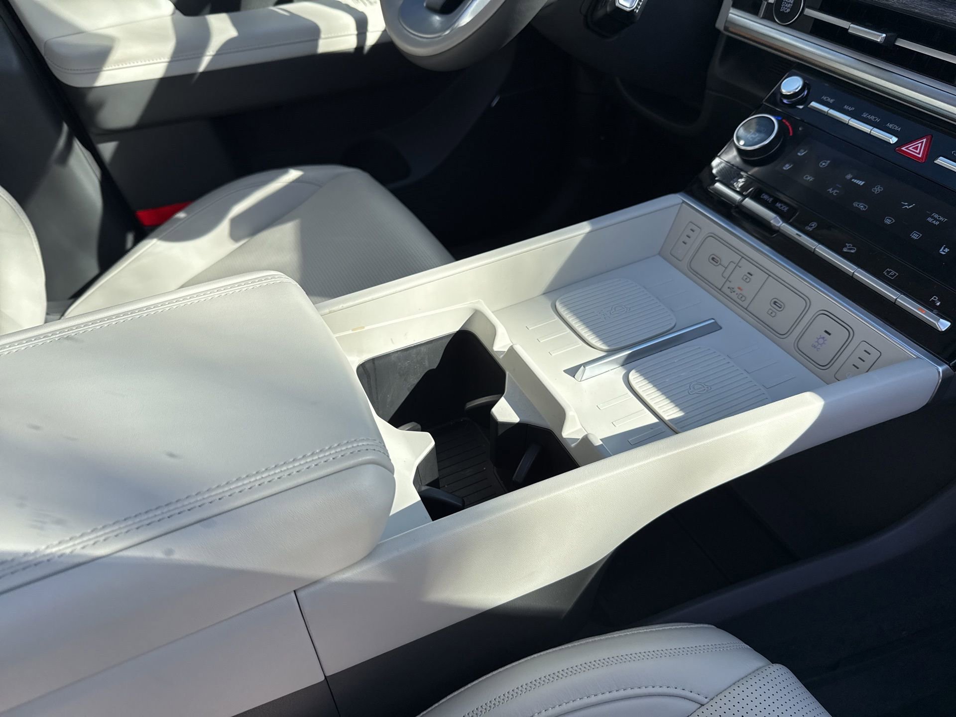 Used 2025 Hyundai Santa Fe Calligraphy image 36