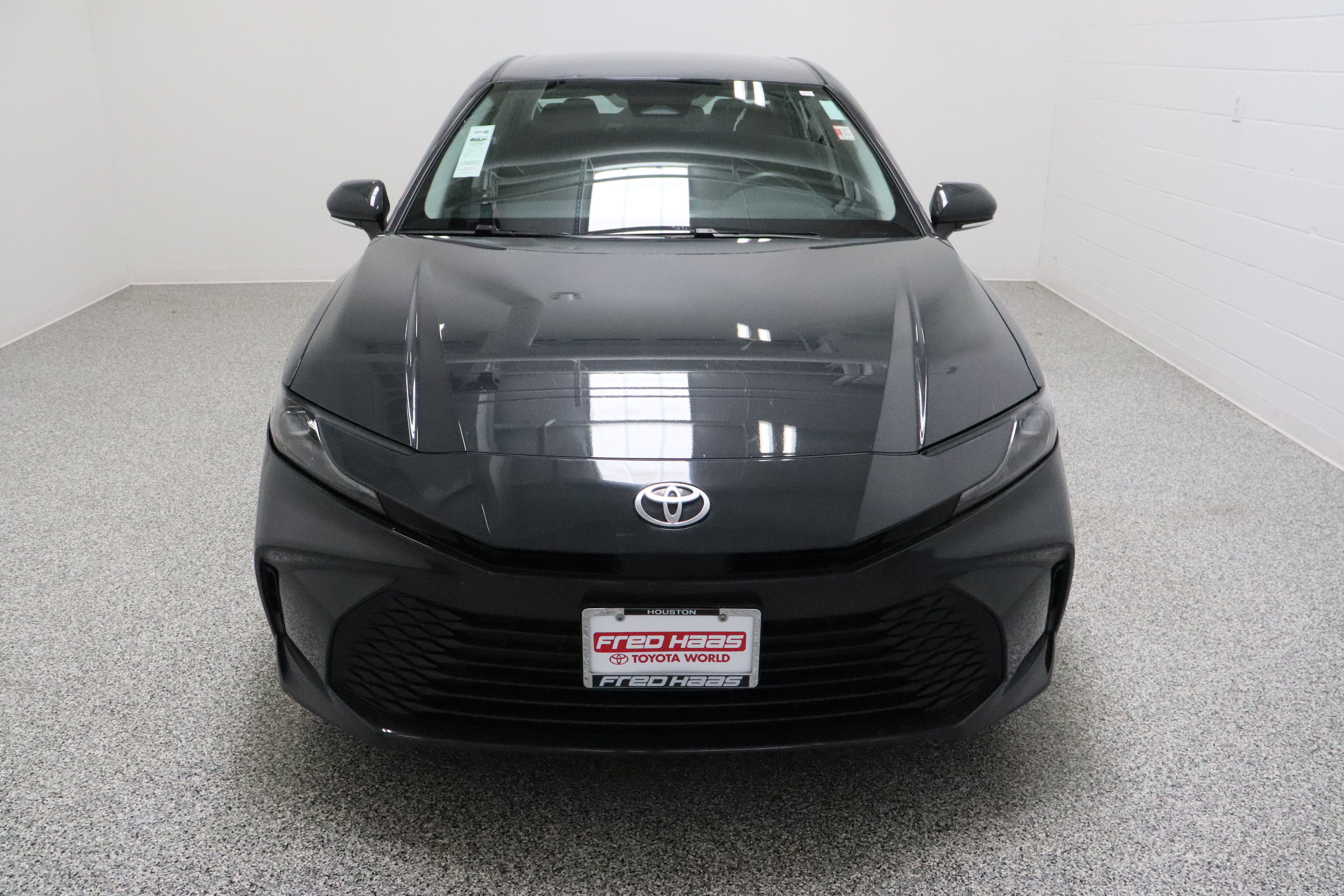 Used 2025 Toyota Camry LE FWD image 3