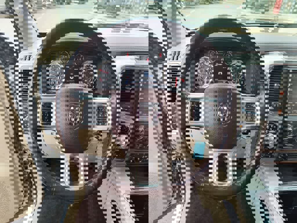 Used 2015 RAM 1500 Laramie image 14