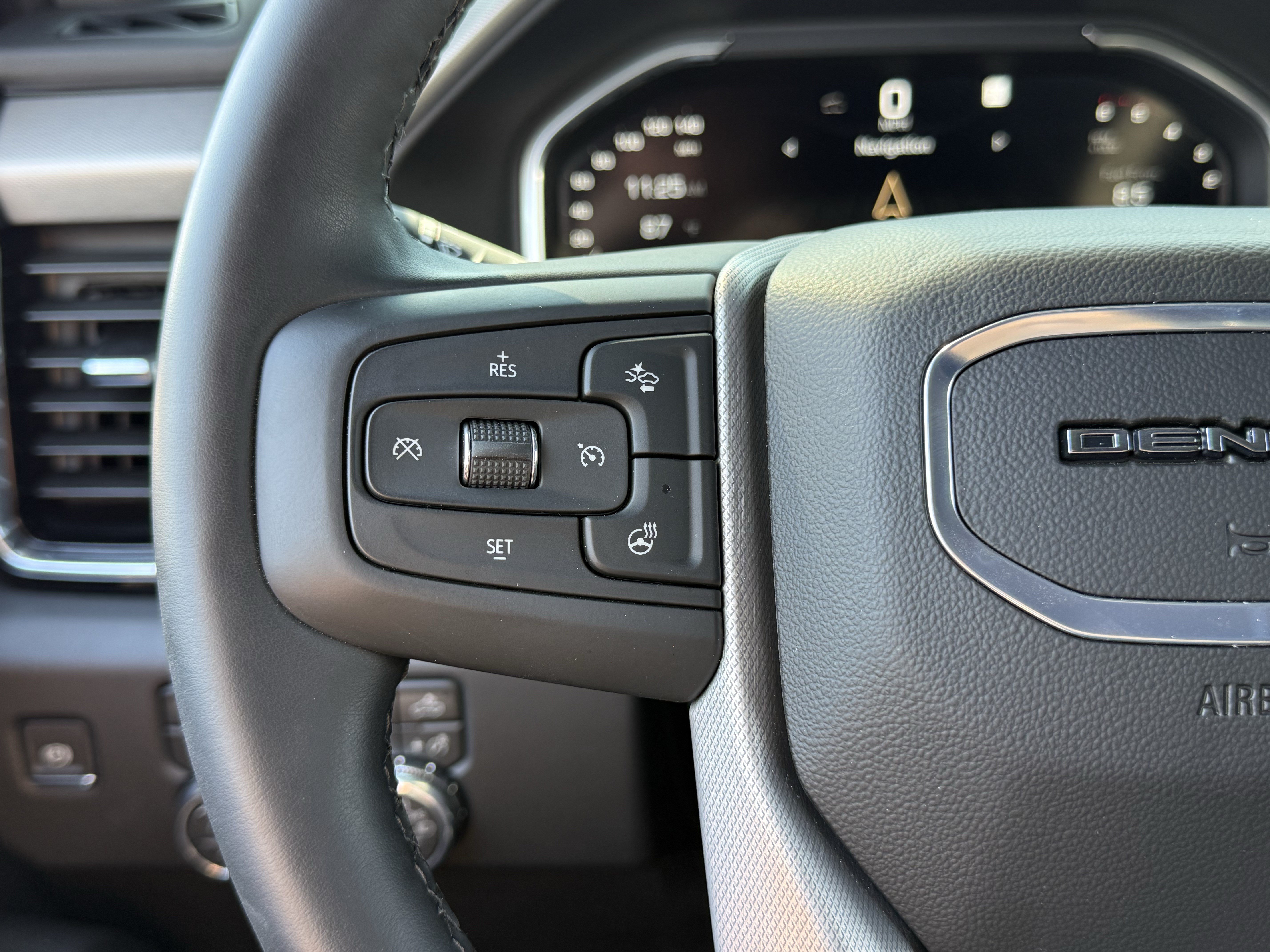 Used 2026 GMC Sierra 2500 Denali w/ Denali Reserve Package AWD/4WD image 17